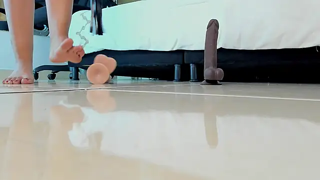 Ellaochoa online show from 03.10.25