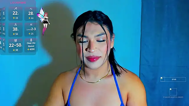 Snapshot of miavalentinaaa chatting on 11.17.25 miavalentinaaa online show from 11.17.25