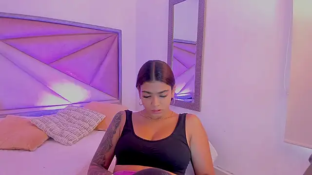 Snapshot of GiaFu chatting on 02.13.26 GiaFu online show from 02.13.26