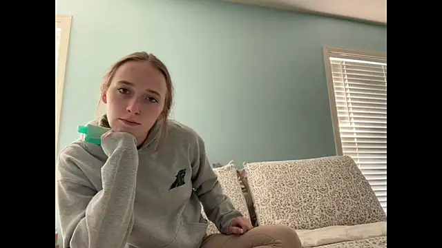 Snapshot of Maxinebabyyy chatting on 09.19.25 Maxinebabyyy online show from 09.19.25