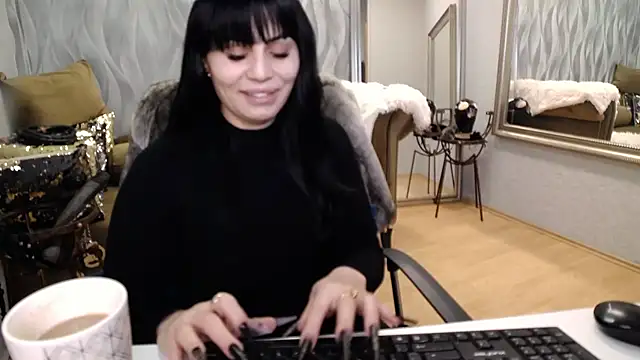 Sara Poison online show from 02.17.26