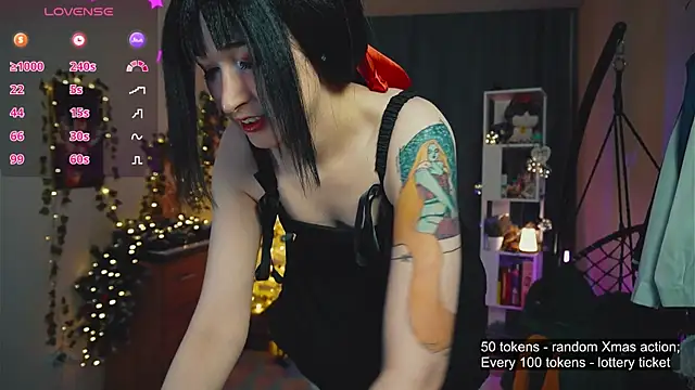 Snapshot of koshkasenpai chatting on 12.27.24 koshkasenpai online show from 12.27.24