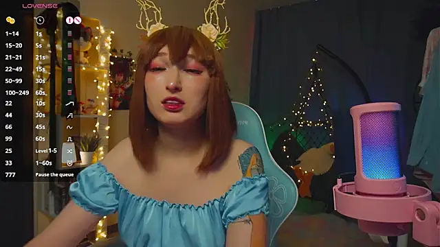 Snapshot of koshkasenpai chatting on 01.10.25 koshkasenpai online show from 01.10.25