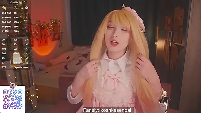 Snapshot of koshkasenpai chatting on 09.10.25 koshkasenpai online show from 09.10.25