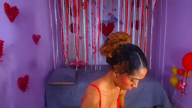 Charlotte Love10 online show from 02.08.25