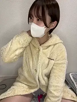 Snapshot of -x_MIU_x chatting on 03.10.25 -x MIU x online show from 03.10.25