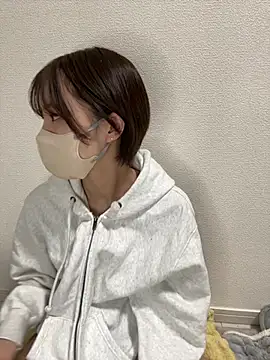 Snapshot of -x_MIU_x chatting on 03.17.25 -x MIU x online show from 03.17.25