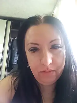 Snapshot of Veronica-Celie chatting on 04.14.26 Veronica-Celie online show from 04.14.26