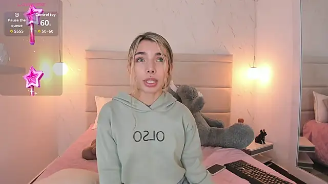 Mollymoon1 online show from 12.01.25