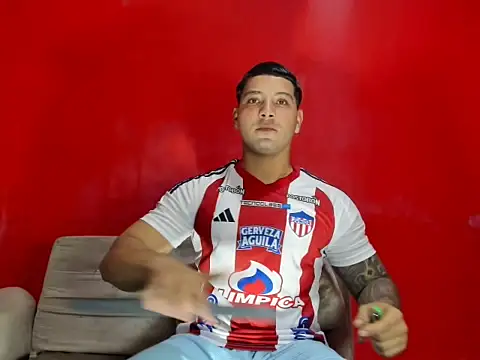 Snapshot of paul_luis chatting on 09.27.25 paul luis online show from 09.27.25