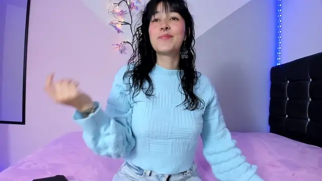 Camcrush   online show from 09.20.25