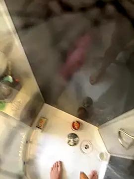 Snapshot of lescro95_ chatting on 10.08.25 lescro95 online show from 10.08.25