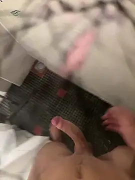 Snapshot of lescro95_ chatting on 10.22.25 lescro95 online show from 10.22.25