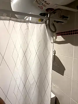 Snapshot of lescro95_ chatting on 11.02.25 lescro95 online show from 11.02.25