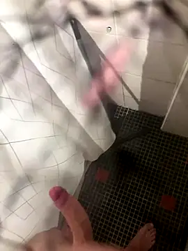 Snapshot of lescro95_ chatting on 11.23.25 lescro95 online show from 11.23.25