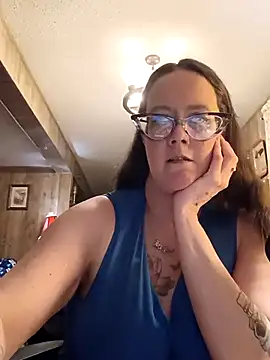 Snapshot of TheGoldenLotus chatting on 04.13.26 TheGoldenLotus online show from 04.13.26