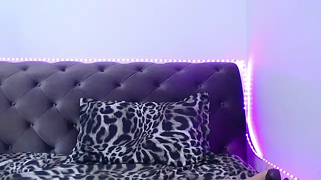 TiffanyPeretz online show from 09.21.25