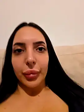 TiffanyPeretz online show from 11.18.25