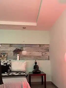 Alisha-Bond online show from 02.01.25