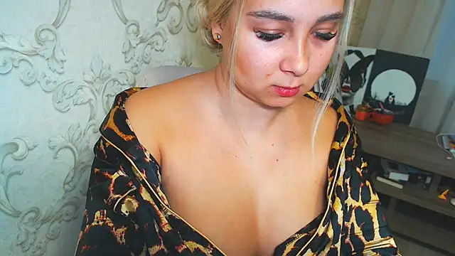 DolphinDreams online show from 11.12.25