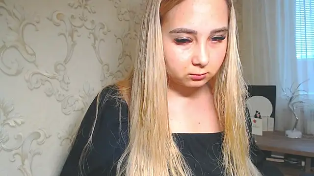 DolphinDreams online show from 04.10.26