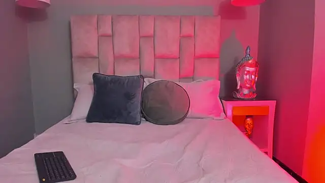 Snapshot of Lucy_Williiams chatting on 02.20.26 Lucy Williiams online show from 02.20.26