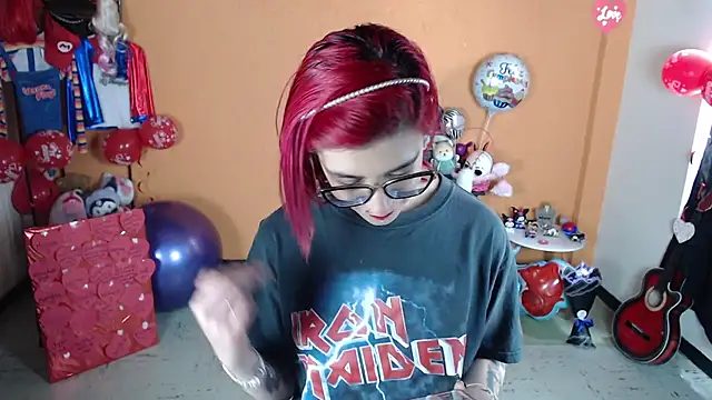 MissMiia2 online show from 03.13.25