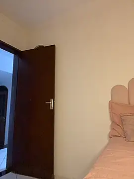 cleolimahot3 online show from 11.30.25