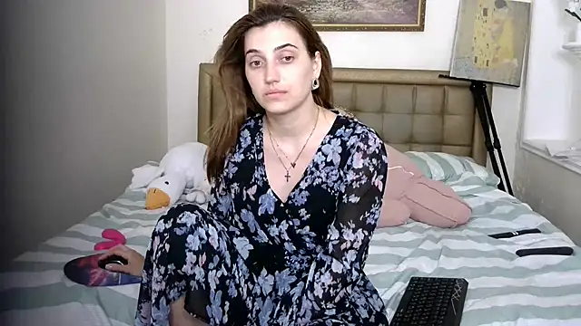 Snapshot of Iren chatting on 06.24.26 Iren online show from 06.24.26