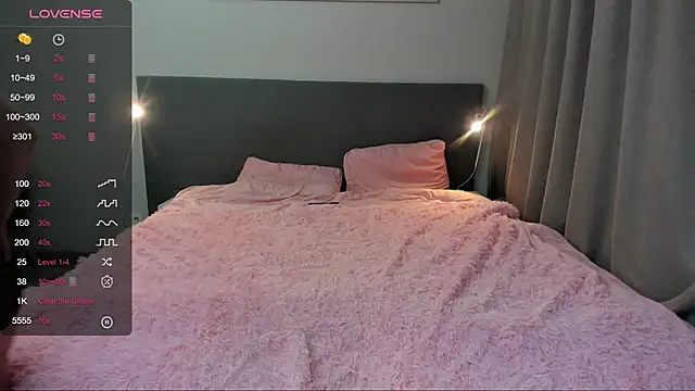 Snapshot of jesssicamooon chatting on 11.25.25 jesssicamooon online show from 11.25.25