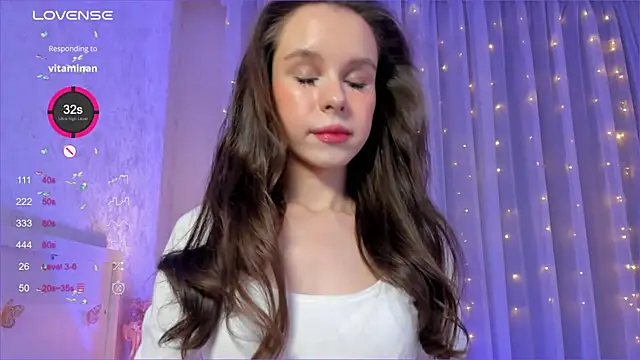 Snapshot of Minusvibe chatting on 12.29.24 Minusvibe online show from 12.29.24