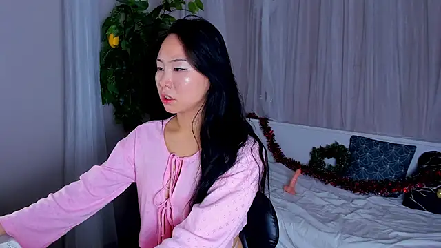 Inari Okami  online show from 12.25.24