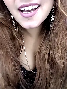 Snapshot of Diamond_queeen chatting on 11.08.25 Diamond queeen online show from 11.08.25