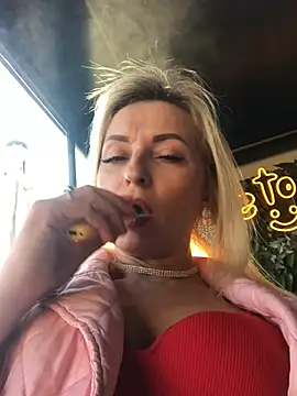 Diamond Bunny  online show from 01.29.25