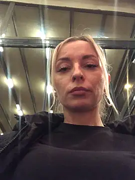 Diamond Bunny  online show from 02.17.25