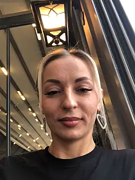 Diamond Bunny  online show from 03.16.25