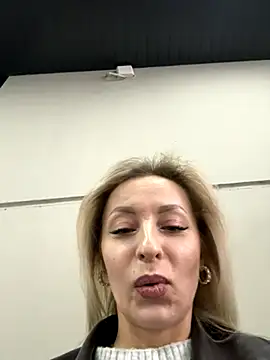 Diamond Bunny  online show from 11.30.25