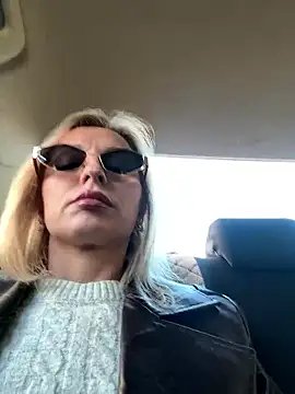 Diamond Bunny  online show from 01.09.26