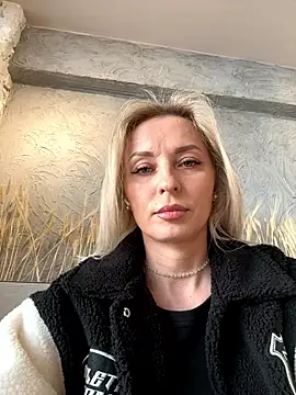 Diamond Bunny  online show from 04.06.26