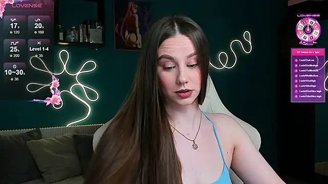 Snapshot of katie_taylorr chatting on 11.16.25 katie taylorr online show from 11.16.25