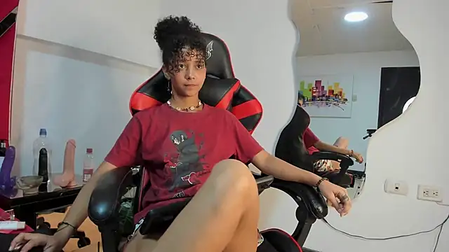 Snapshot of Milanxht chatting on 01.20.25 Milanxht online show from 01.20.25