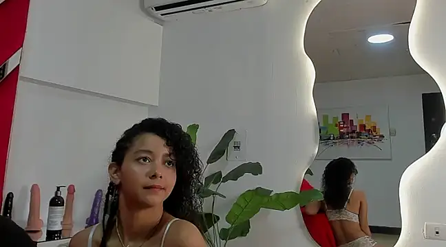 Snapshot of Milanxht chatting on 03.03.25 Milanxht online show from 03.03.25