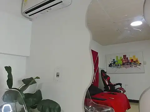 Snapshot of Milanxht chatting on 09.27.25 Milanxht online show from 09.27.25