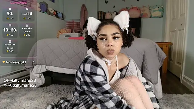 Snapshot of kittymarie28 chatting on 10.05.25 kittymarie28 online show from 10.05.25