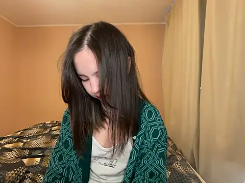 Snapshot of lalallalalaa- chatting on 02.04.25 lalallalalaa- online show from 02.04.25