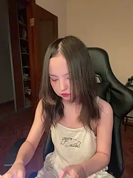 Snapshot of lalallalalaa- chatting on 02.15.25 lalallalalaa- online show from 02.15.25