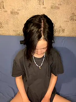 Snapshot of lalallalalaa- chatting on 11.05.25 lalallalalaa- online show from 11.05.25