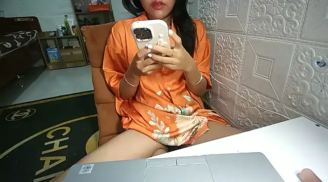 Snapshot of BIN-NA chatting on 12.06.24 BIN-NA online show from 12.06.24