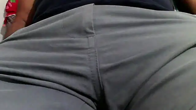 Snapshot of GO_LALA chatting on 12.19.24 GO LALA online show from 12.19.24