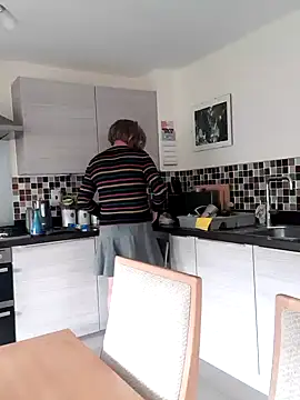 Snapshot of nataliecdlive chatting on 12.15.24 nataliecdlive online show from 12.15.24